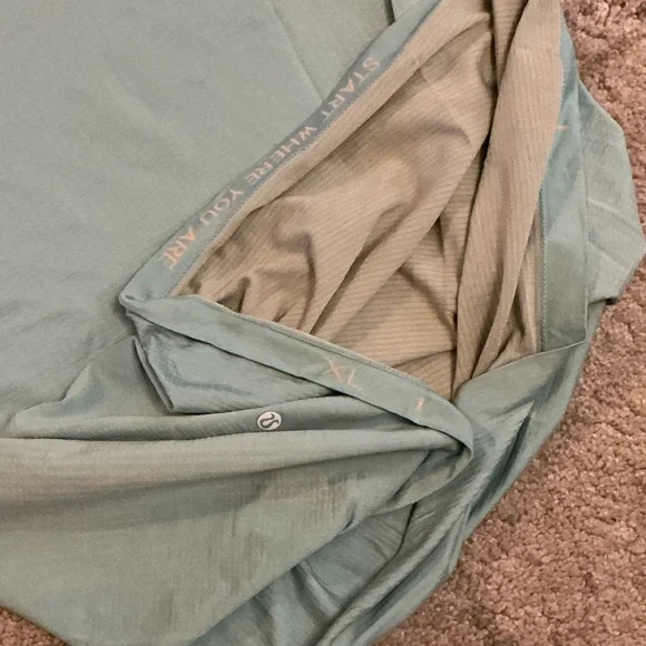 lululemon athletica Men's Short Sleeve Crew in Seafoam Metal Vent Tech - Picture 3 of 3